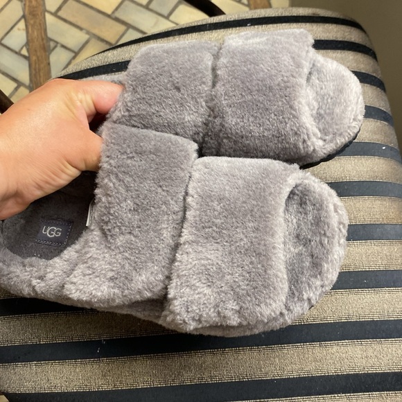 Uggs Velcro fuzzy slippers - Picture 14 of 14